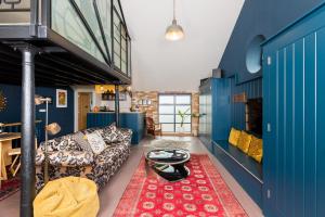 Pittville Loft Apartment - Central Cheltenham Highly Rated with Free Parking