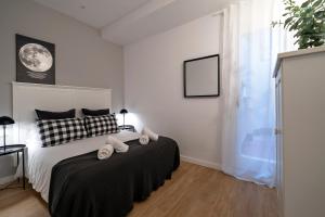 Habitat Apartments Arenas Parc