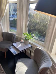 Beautiful traditional top floor flat in the center of Largs