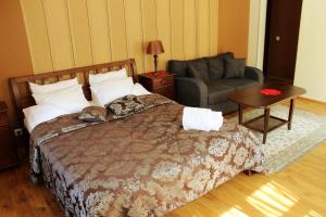 Embrace Hotel & Apartments