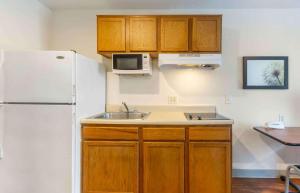 Extended Stay AmericaSuites - Charleston - North Charleston - I-526