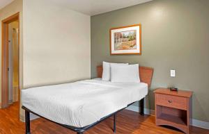 Standard Double Room - Non-Smoking room in WoodSpring Suites Wichita Airport