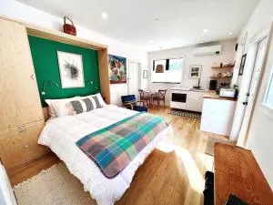 Maine Mountain Retreat - غورهام