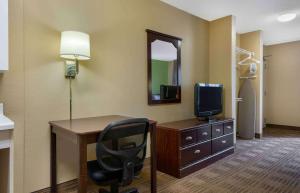Studio with 1 King Bed - Non-Smoking room in Extended Stay America Suites - Gainesville - I-75