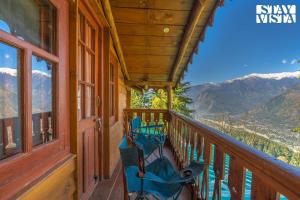 StayVista at Rosemary Cottage 2BR Villa in Manali with Lawn