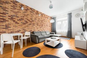 Chmielna City Centre Apartment by BookingHost