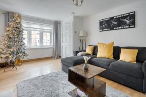 LIVERPOOL HOME with FREE PARKING