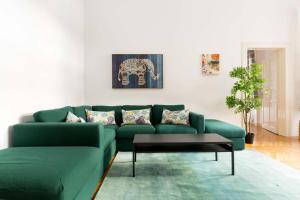 Hidden Gem 1 BR next to OPERA