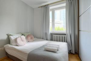 79, *AC Złote Tarasy*2 room in City Center