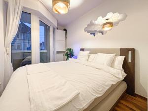 Luxurious Apartment in City-Center with Balcony, Free Parking