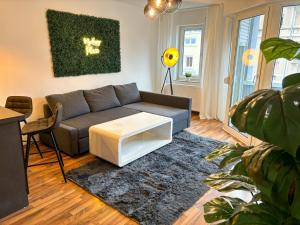 Luxurious Apartment in City-Center with Balcony, Free Parking