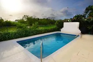 3 bedrooms luxurious pool house centrally located close to everything - Saint Philip