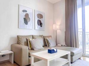 Expansive Modern - BTS Phrom Phong - Ultra Fast WiFi