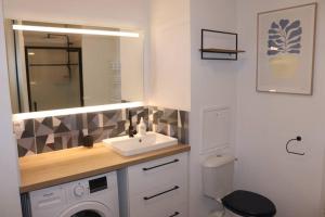 Appartements Les cedres -Tram A 50 metres, Bordeaux a 5 minutes, parking : photos des chambres