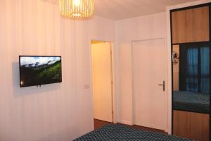 Appartements Les cedres -Tram A 50 metres, Bordeaux a 5 minutes, parking : photos des chambres