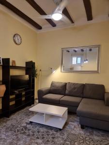 2 bedrm BCN down AC WIFI 30 nigths min