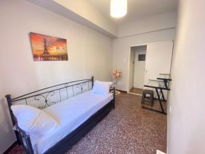 Olive tree Deluxe Apt 70m from Athens Metro