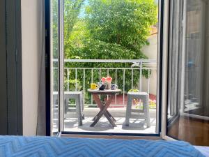 Olive tree Deluxe Apt 70m from Athens Metro