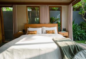 Masa Kecil Studio Uluwatu - Stylish 1 BR Studio with Refreshing Plunge Pool and Private Garden