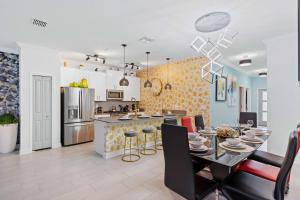 2452 Reading Trail