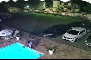 Linda casa em condomínio fechado para temporada.