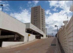 Apartamento em Condomínio fechado.