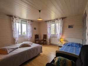 Gîte spacieux en ancienne ferme rénovée, idéal pour familles et amis – proche randos et sites touristiques - FR-1-589-6