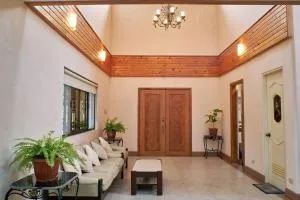 Spacious 6BR Family House in Tagaytay - Anuling