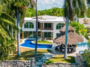 Villa Mariposas, Private Pool, Canal View - Naranjo