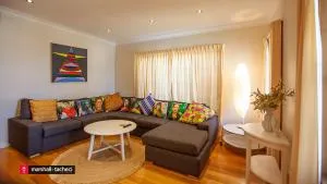 Salt water villa Bermagui Four bedroom central location with Wifi - Barragga Bay