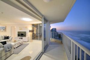 Spectacular Luxury Beachfront Apartment