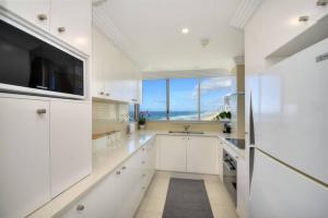 Spectacular Luxury Beachfront Apartment