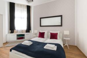 Grand Style&Luxury in the Center - 3BR with Balcony