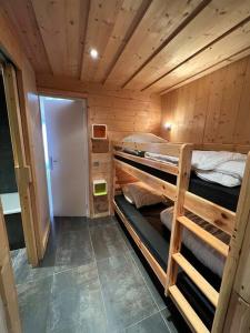 Ski-in, Ski-out Spectacular Mountain View By AlpStays