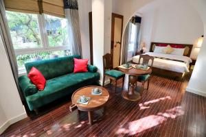 The Quarter Apartment