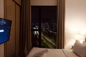 Luxury Living in the heart of D13BRInfinity Pool