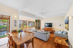 Fuller Holidays - Belongil Beachside Cottage