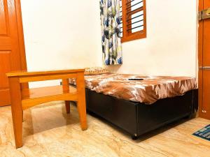 Cozy 2 bed room house with kitchen and wifi.