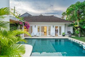 Cozy & Charming Canggu 4BR Luxury Villa