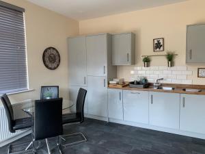 Market Place Serviced Apartments, Leek