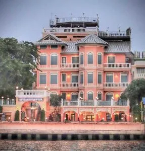 Hiranyakul House - Ban Bang Bamru