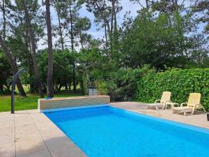 Villa with swimming pool 500 m from the beach