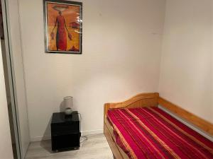 Villa with swimming pool 500 m from the beach