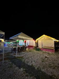 Crown Bliss - Riverside Luxury Paradise