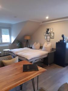 Neumühler Hof- stilvolle Ferienwohnung "Lisa", kostenfreie Parkplätze und Netflix