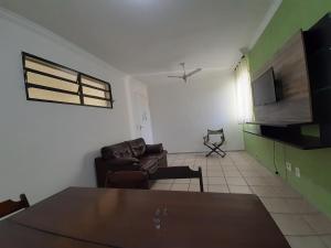 Espaço e Lazer, Apê de 2 dormitórios pertinho da praia - LA10