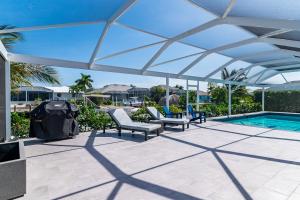 Waterfront Oasis Re-Done Throughout 1 Mile From Winterberry Beach Access Pt