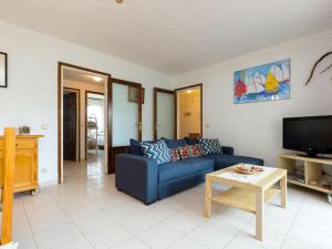 Apartamento luminoso con jardín, piscina comunitaria y cerca de la playa en Llançà. - ES-228-41