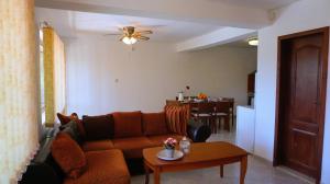 Вила Нолан с басейн - Villa Nolan with private pool