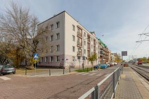 Beautiful Grochowska Studio with Balcony by Renters